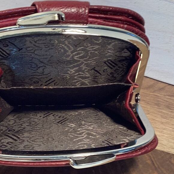 Temanli Red Croc Emboss Leather Silver Hardwear Multi Card Holder Bi-Fold Wallet - Picture 7 of 16